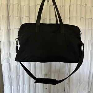 AWAY - The Weekender